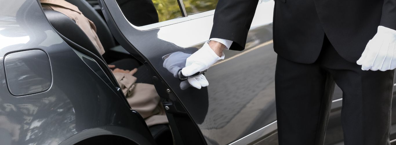 Read more about the article UK Private Hire Chauffeur Service